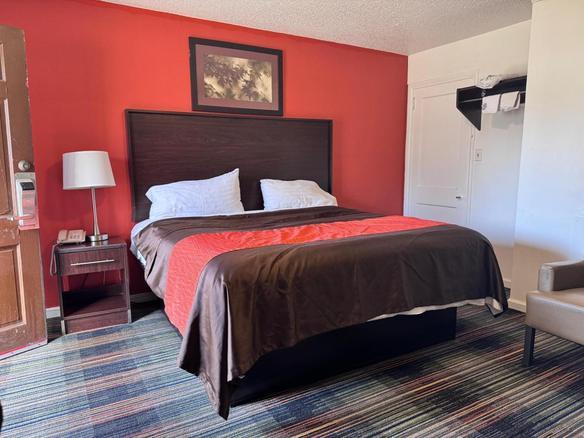 Oyo Palm Leaf Motel Ashland Exterior photo