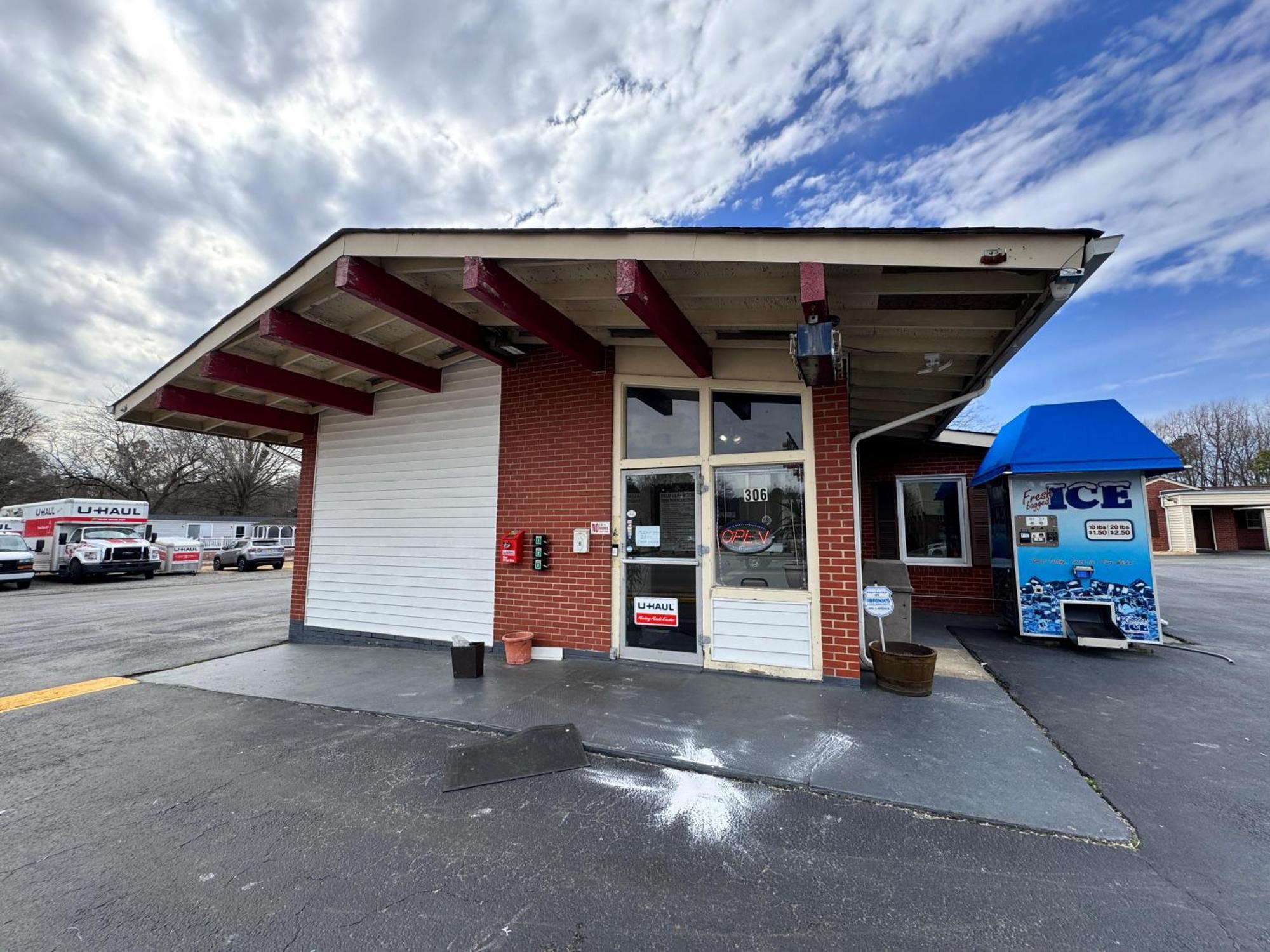 Oyo Palm Leaf Motel Ashland Exterior photo